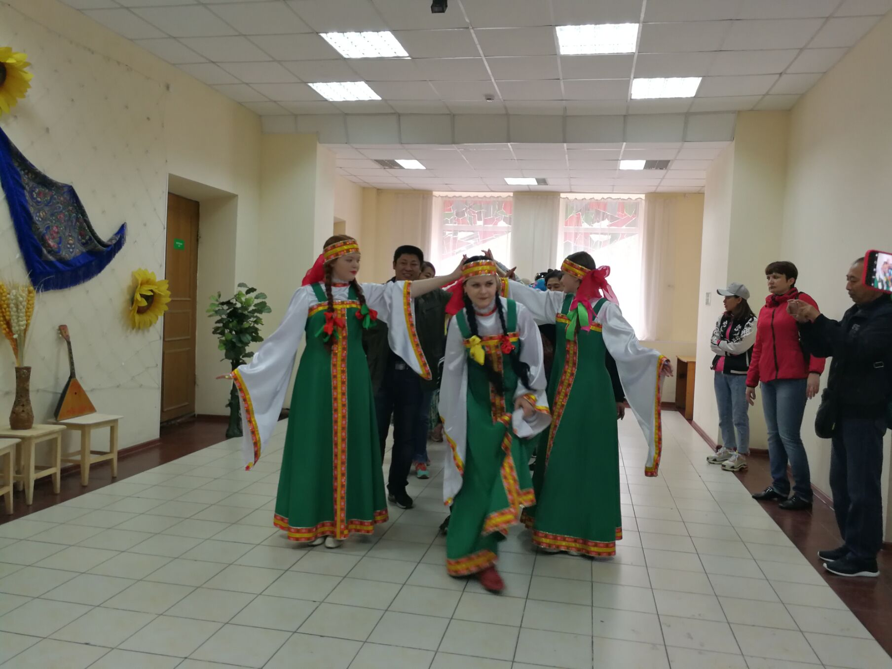 满洲里去俄罗斯旅游，或者满洲里去俄罗斯贝加尔湖旅游，可以选择一日游、二日游、三日游、四日游、五日游、六日游、七日游、八日游。